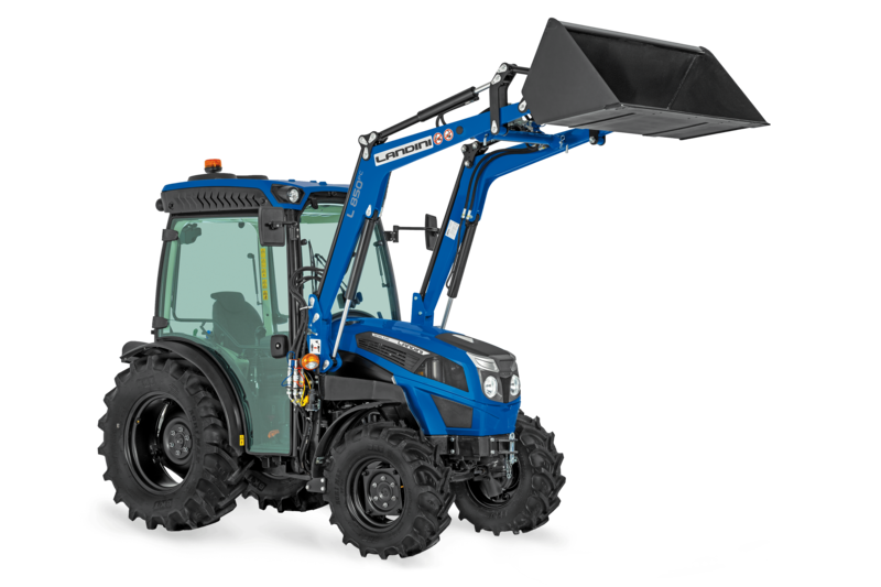 LA_RS14_MISTRAL2_Cab_BlueIcon_FrontLoaderBucket_Studio_002